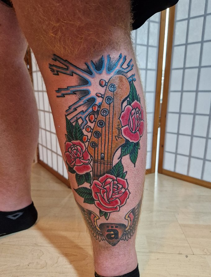 tattoo_styles-traditional_old_school-Markus.GitarreRose